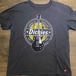 Grey Dickie’s vintage t-shirt😊
